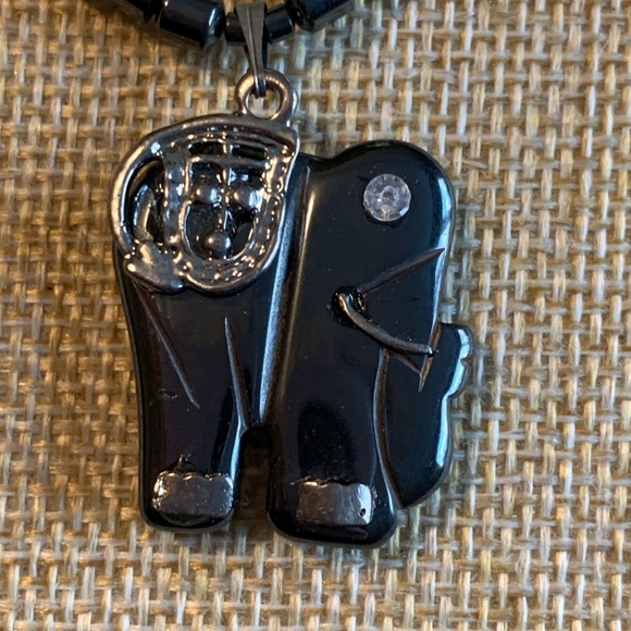 Vintage hematite elephant pendant with trunk up. Sterling barrel clasp. - Picture 1 of 8